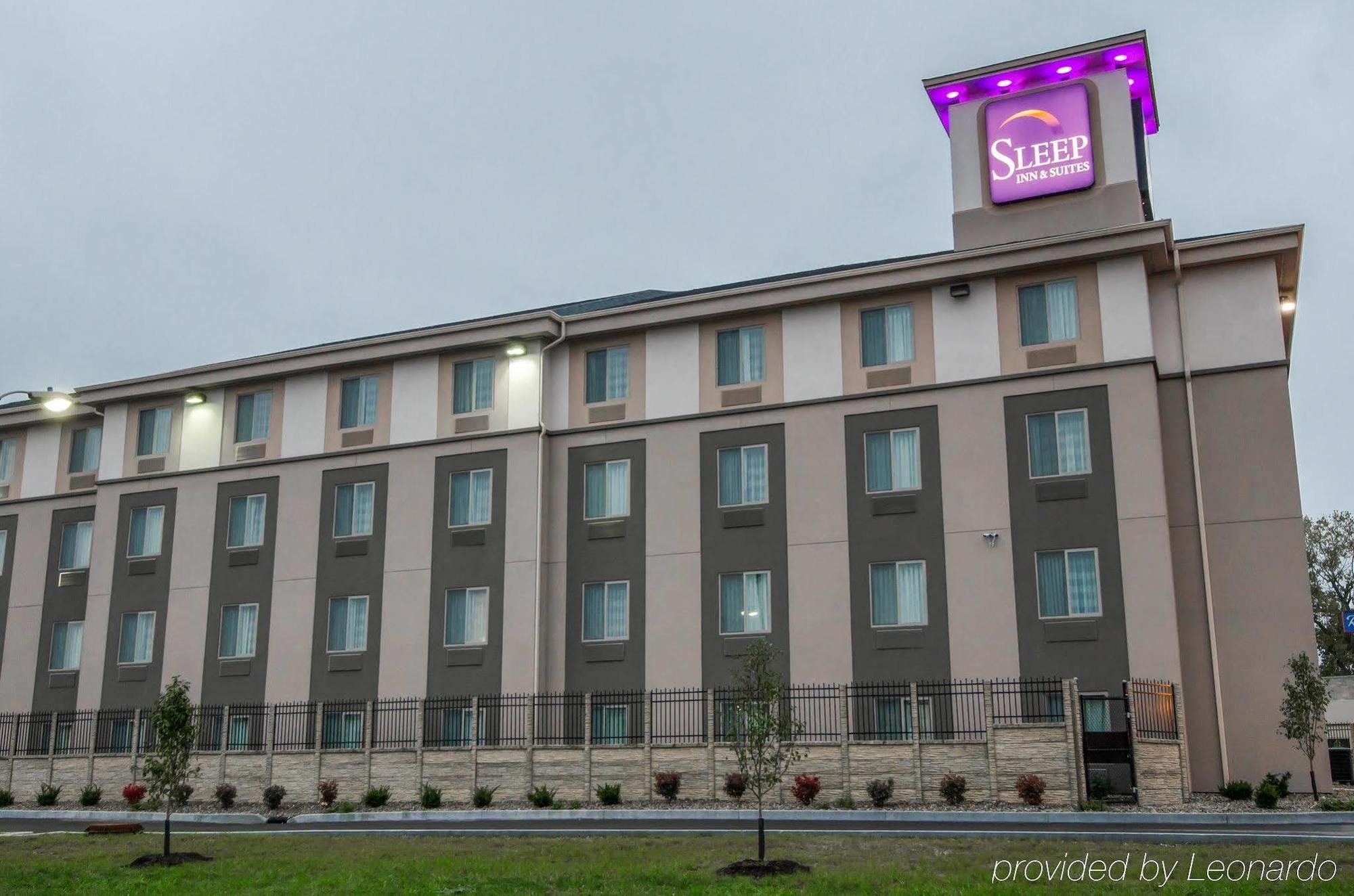 Sleep Inn & Suites And Conference Center Downtown Indianapolis Exterior foto